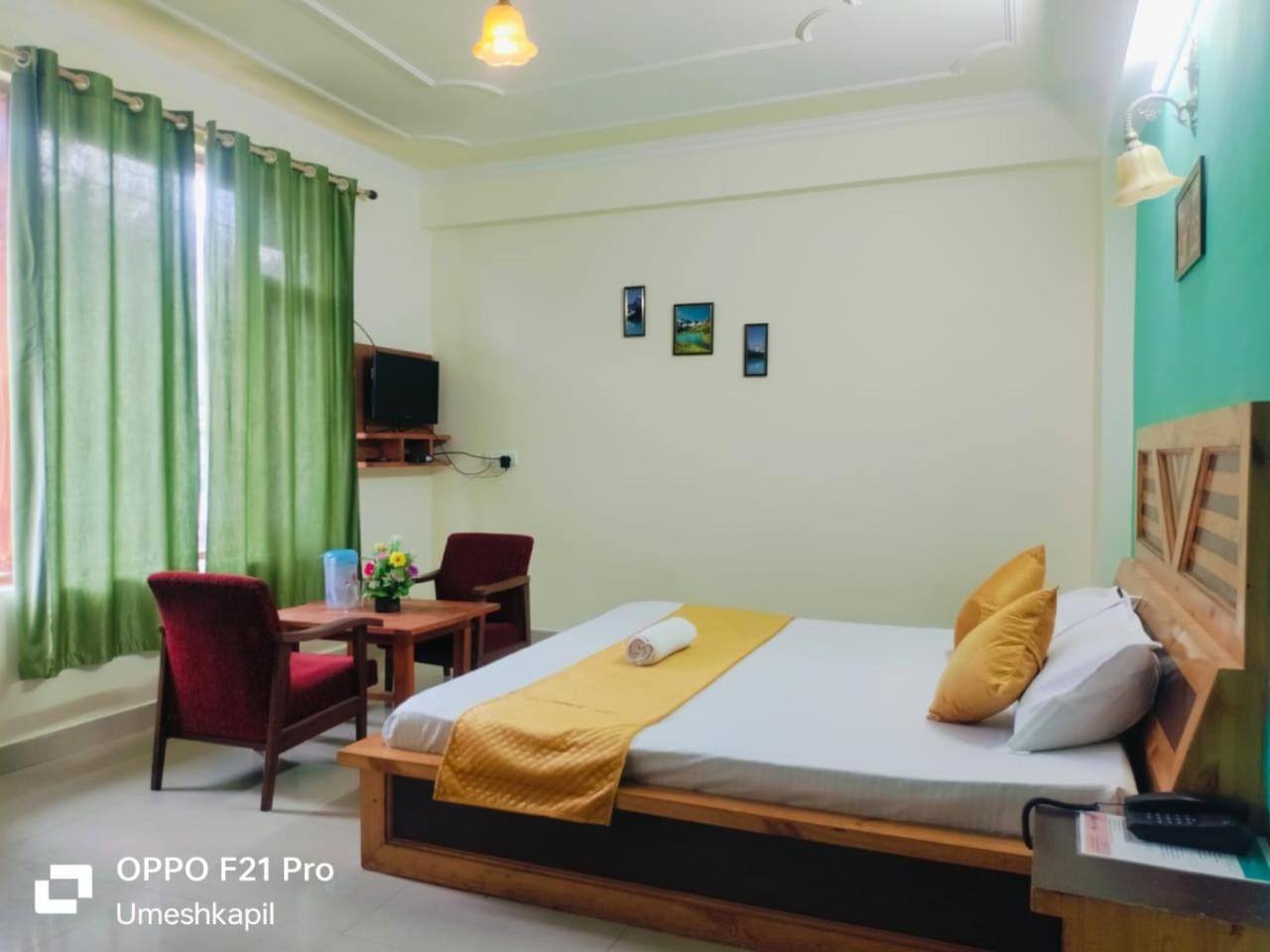 Mountain Face Hotel Manali (Himachal Pradesh)